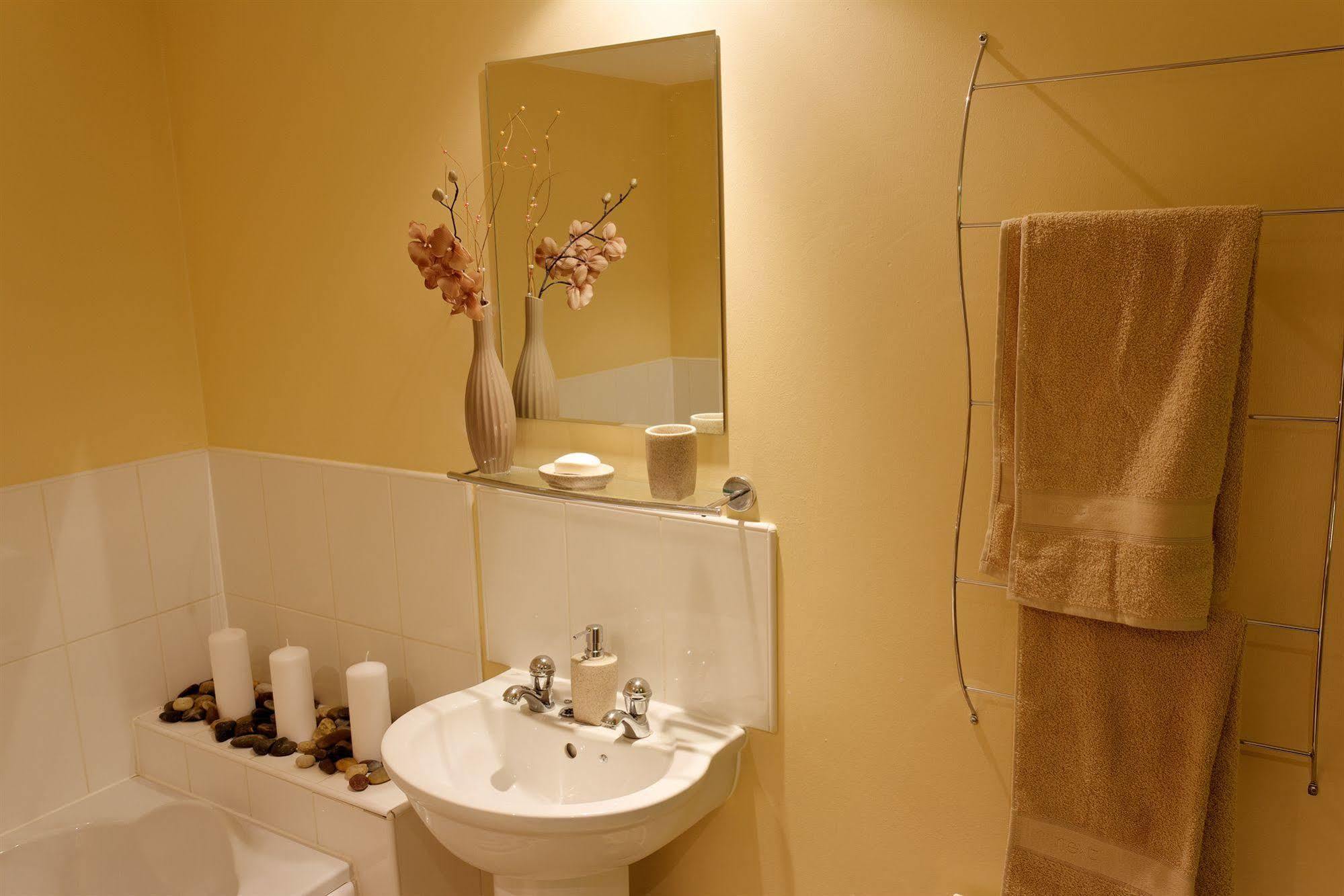 The Lindley Suite - Simple2Let Serviced Apartments Huddersfield Exteriér fotografie