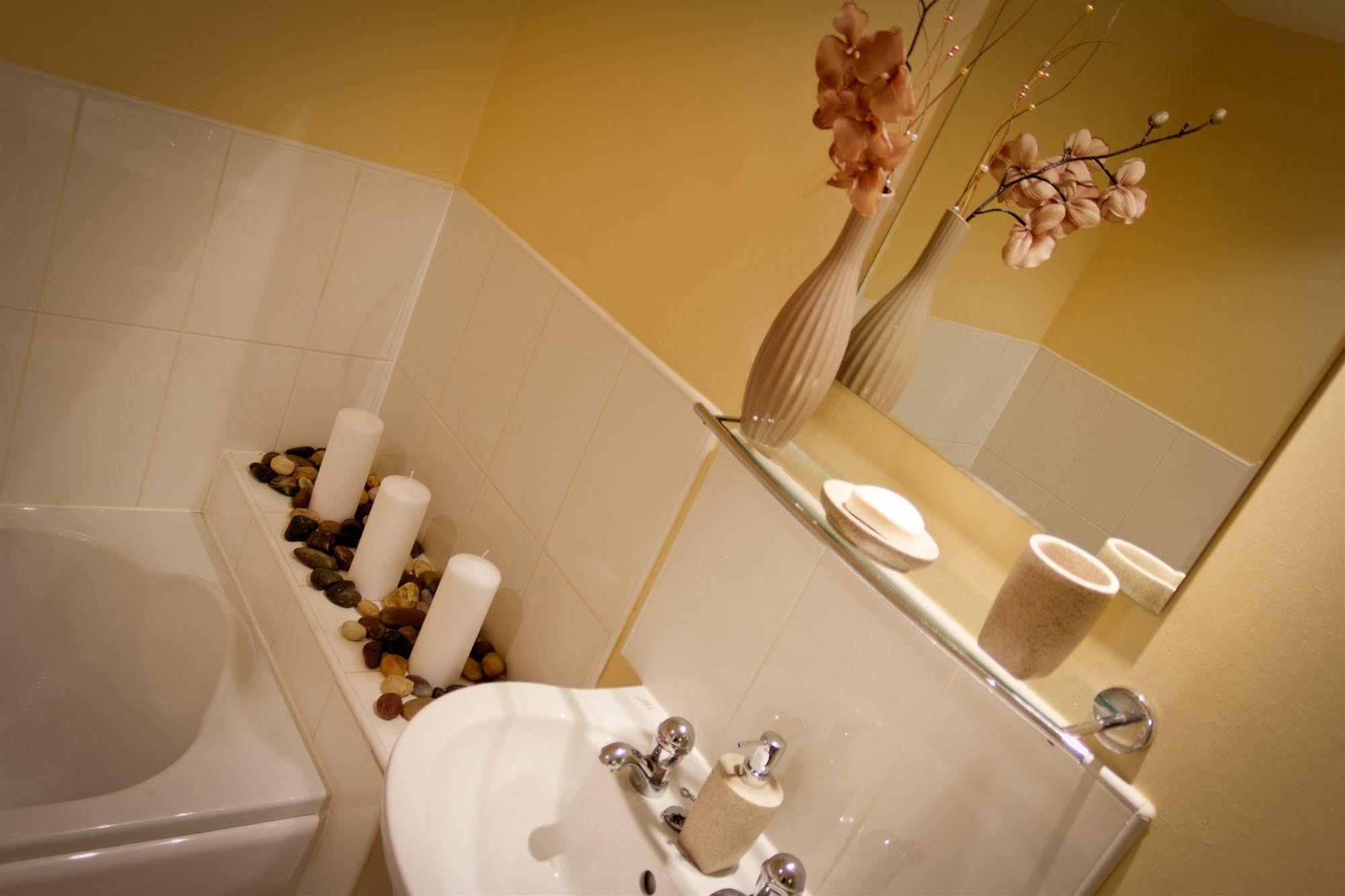 The Lindley Suite - Simple2Let Serviced Apartments Huddersfield Exteriér fotografie