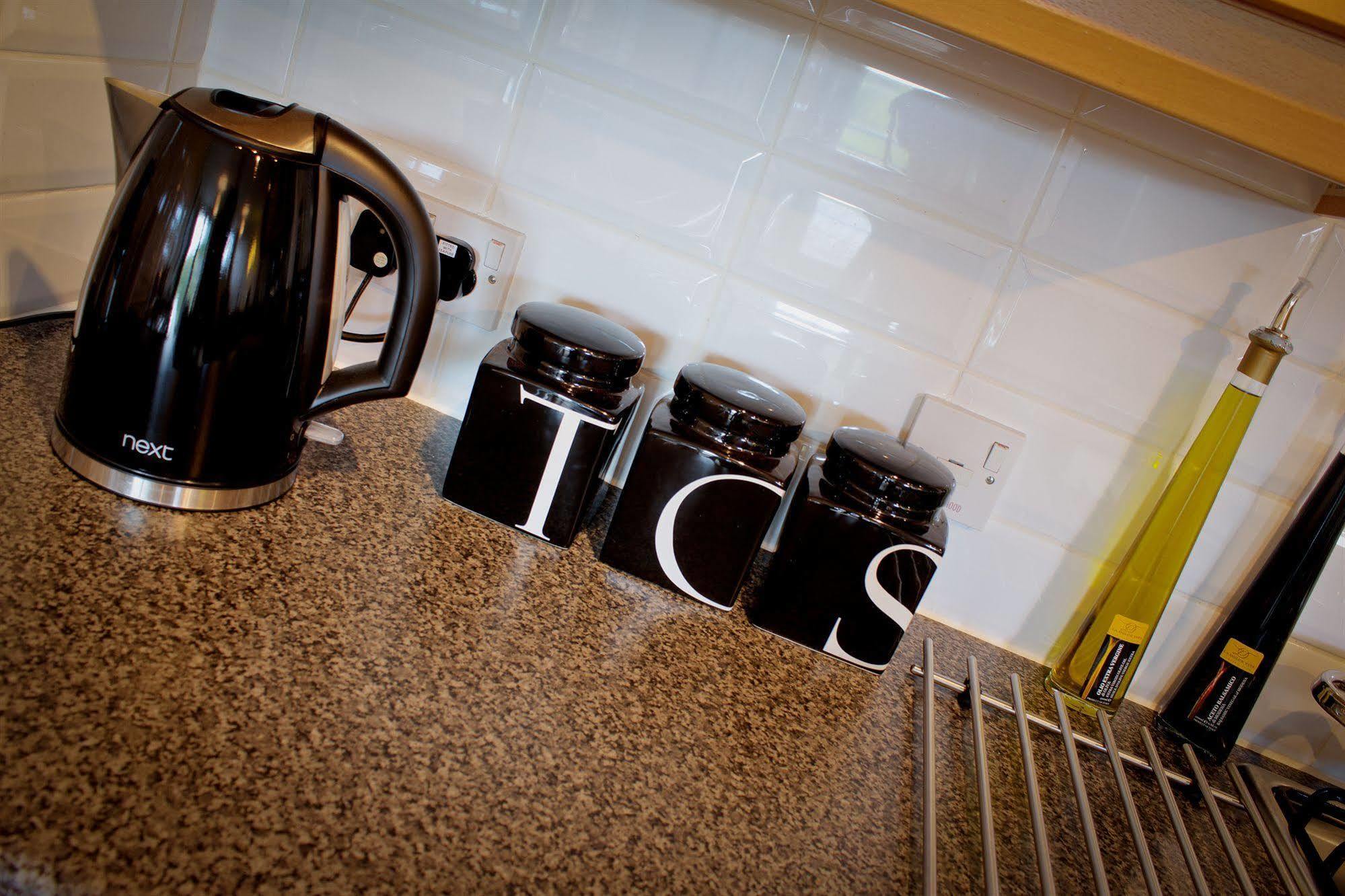 The Lindley Suite - Simple2Let Serviced Apartments Huddersfield Exteriér fotografie